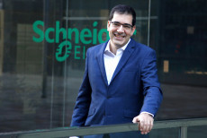 Xavier armengol industry iot schneider electric 38673