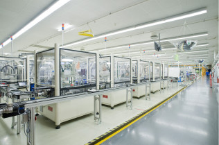 Robots Factory Production 300dpi