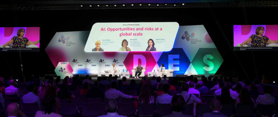 DES2024 Carme Artigas, Wendy Hall y Linghan Zhang abordan los retos y riesgos de la IA en la primera sesión de #AI4Humanity by UN en el marco de DES2024