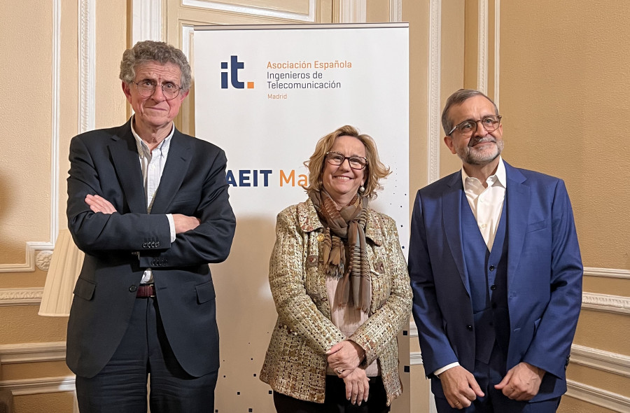 AIT José Miguel Roca Chillida, Inmaculada Sánchez Ramos y Francisco Javier Rodríguez